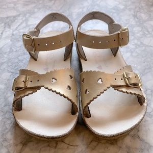 Hoy Salt Water Sandals - 9 toddler gold